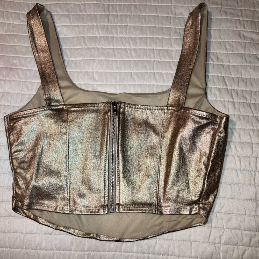 Metallic Gold Top - Picture 4 of 5